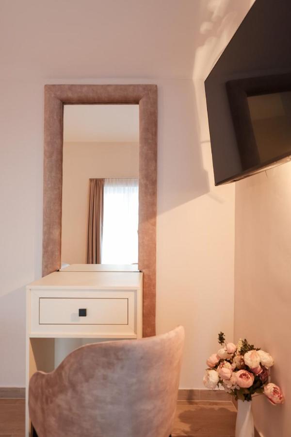 Castello Exclusive Rooms With Breakfast - By Ta Leut Agency Privlaka  Exterior foto