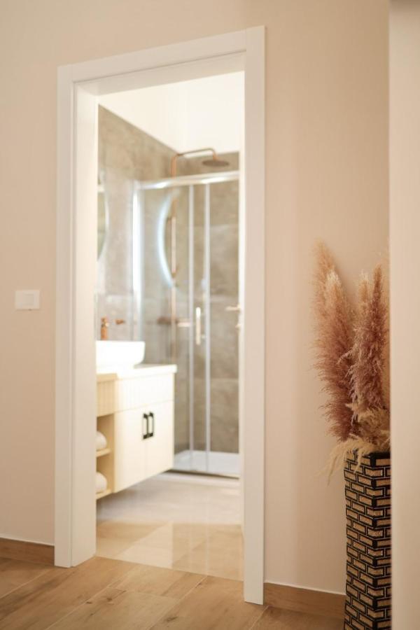 Castello Exclusive Rooms With Breakfast - By Ta Leut Agency Privlaka  Exterior foto